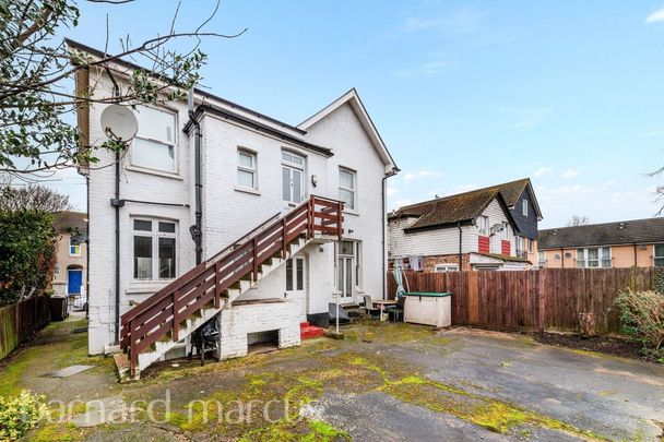 8 Thornhill Road - Photo 1