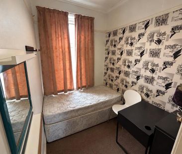 4 bedroom terraced house to rent - Photo 2