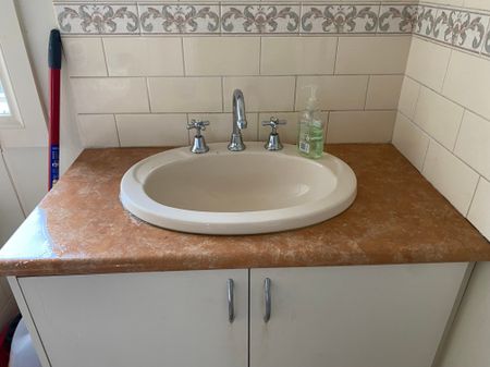 Altona Meadows - Photo 5