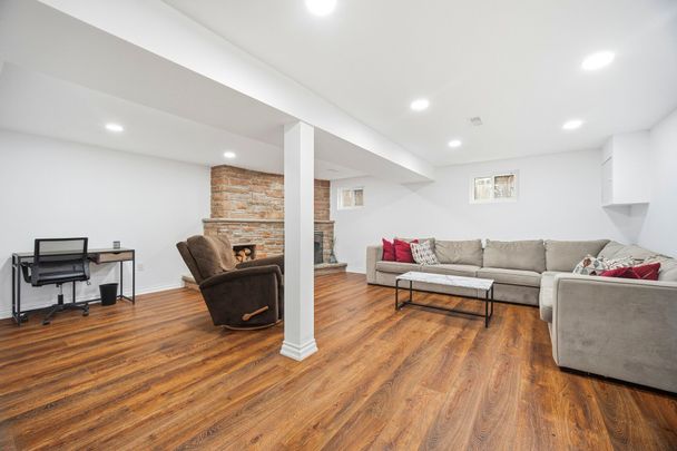 For Lease - 423 Melores Drive, Burlington, Ontario - Photo 1