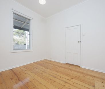 17 Nash Street, Brunswick VIC 3056 - Photo 6