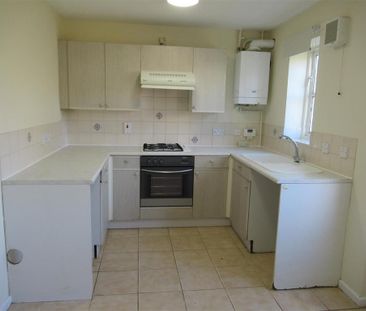 3 bedroom semi-detached house to rent - Photo 2