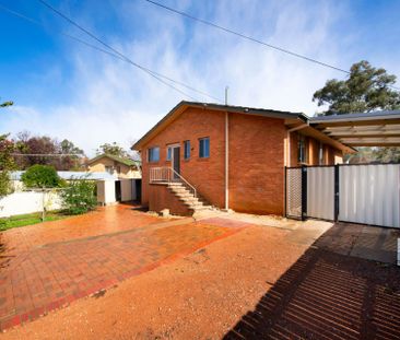 Three Bedroom Family Home - Photo 4