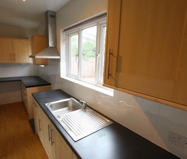 3 bedroom semi-detached house to rent - Photo 6