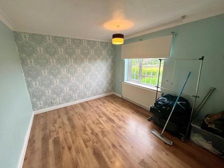 4 bedroom semi-detached house to rent - Photo 2
