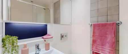 Gold Studio - Large - Photo 3