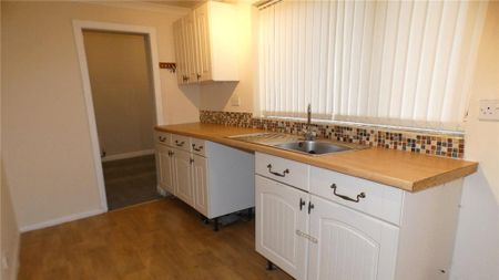 2 bedroom terraced house to rent - Photo 3