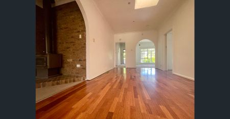 Classic 3bed house with great location! - Photo 3