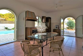 Villa con piscina - Sicilia