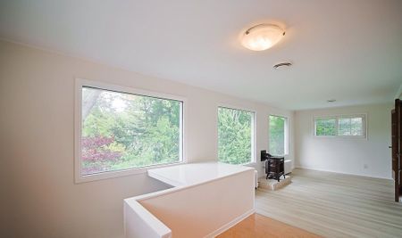 For Lease - 292 Horsham Avenue, Toronto, Ontario - Photo 3