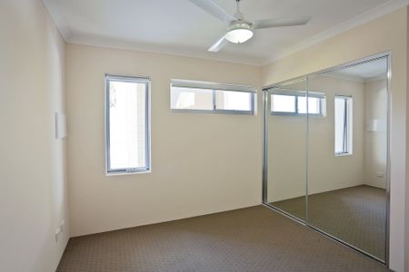 2/208 Fisher Street, Cloverdale. - Photo 3