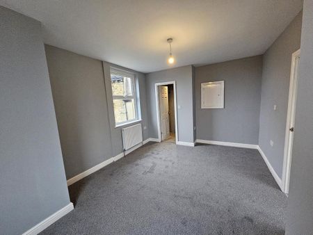 1 bedroom duplex to rent - Photo 2