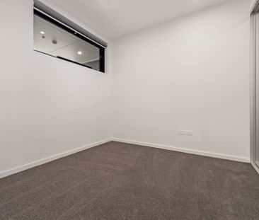 Modern one bedroom unit - 20% below market rent - Photo 3