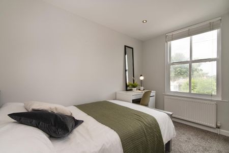 4 bedroom terraced house to rent - Photo 4