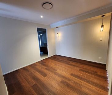 Designer Family Residence | 4 Bedrooms + Media Room | Ducted Air | ... - Photo 1