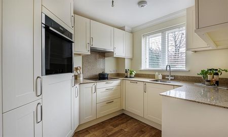 Fluer De Lis, College Town, GU47 - Photo 5