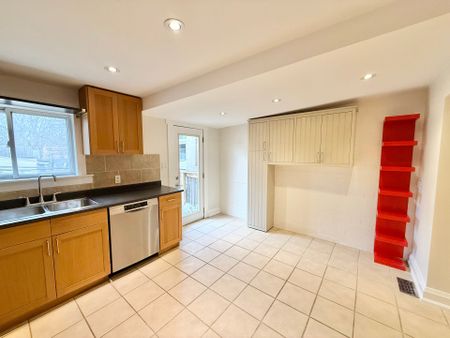 For Lease - 1164 Queen Street Unit# Upper, Toronto, Ontario - Photo 3