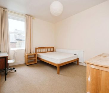 5 bedroom House To Let Total Size: 1184 SQ FT - Photo 2