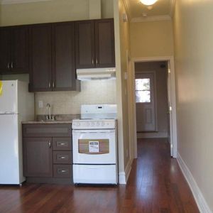 SUPER 3 1/2 ENSOLLEILLÉ COMPLETEMENT RENOVÉ 5 MNTS DE DE TOUT - Photo 2