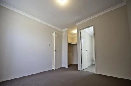 1/2 Positano Crescent, Yangebup WA 6164 - Photo 4