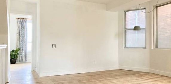 2 BED + 1 BATH FOR RENT - Photo 2