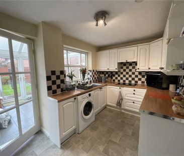 2 bedroom semi-detached house to rent - Photo 3