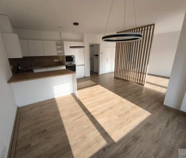 Pronájem novostavby bytu 1,5+kk s terasou a zahradou ve Vila park T... - Photo 1