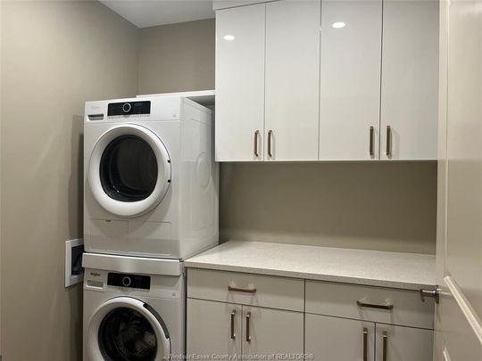 For Lease - 531 PELISSIER Street Unit# 501, Windsor, Ontario - Photo 1