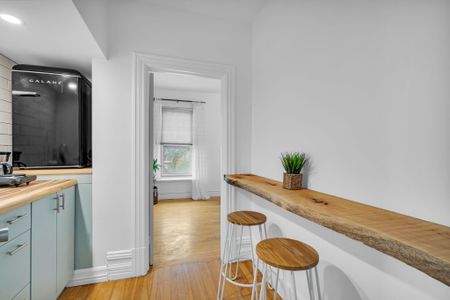 484 Gladstone - Photo 5