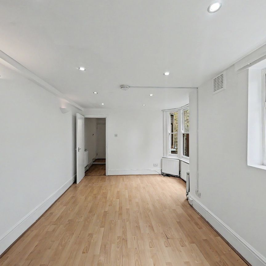 2 Bed Flat, Chelmer Road, E9 - Photo 1