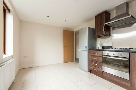 11 Bailey Manor, Robbs Road, DUNDONALD, BT16 2NZ - Photo 4