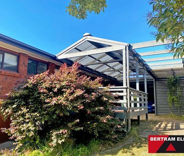 Stunning 5 Bedroom home! - Photo 2