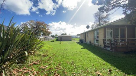 For Rent - 3 Bedroom Family Home - Photo 4