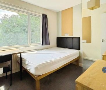 5 bedroom end of terrace house to rent - Photo 6