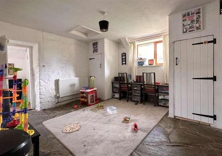 South Molton, EX36 - Photo 3