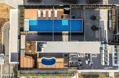 Light & Bright Alphington Apartment - Photo 3