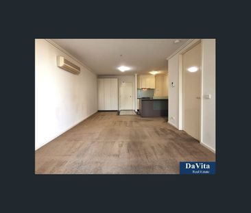 Spacious Apartment In Great Location - Photo 2