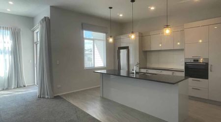 Sun, Style & Easy Living in Victoria Key! - Photo 4