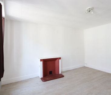 Location Appartement 2 pièces 40m² LA CHARITE SUR LOIRE 58400 - Photo 2