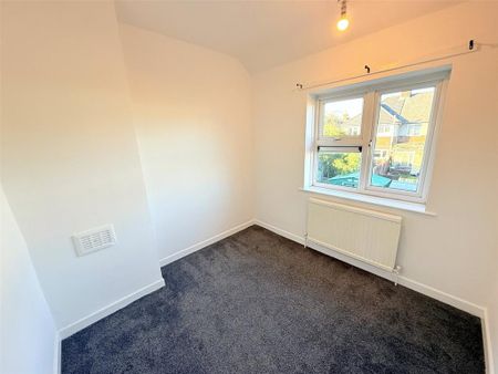 2 bedroom end of terrace house to rent - Photo 3