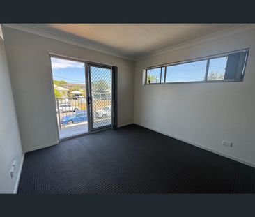 3/10 Coxen Street, Zillmere, Qld 4034 - Photo 3