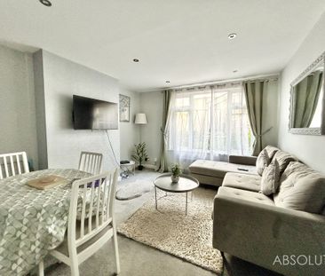 2 bed apartment to rent in Great Headland Crescent, Paignton, TQ3 - Photo 1