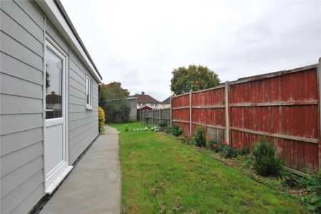 2 bedroom semi-detached house to rent - Photo 4