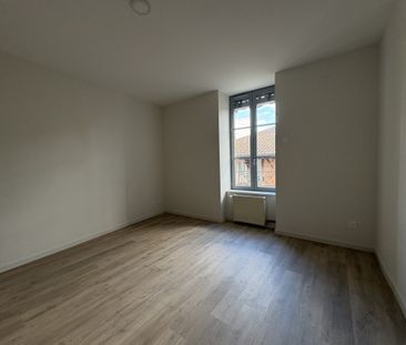 Location Appartement 3 pièces 69m² CHARLIEU 42190 - Photo 6