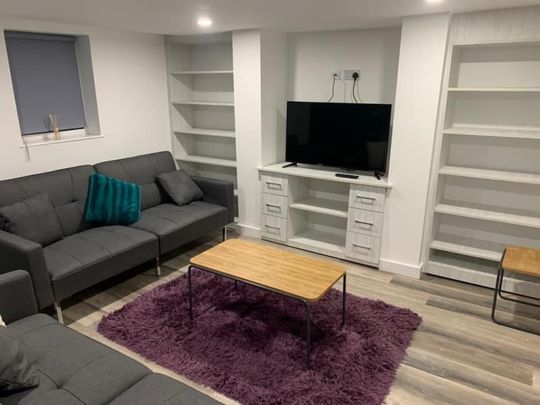 St. Michaels Road, Headingley - Photo 1