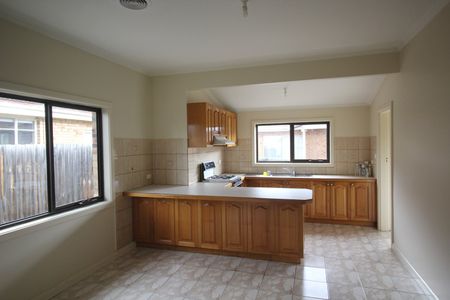 THREE BEDROOM BEAUTY IN A PRIME LOCATION - Photo 3