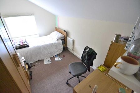 6 bedroom terraced house to rent - Photo 2