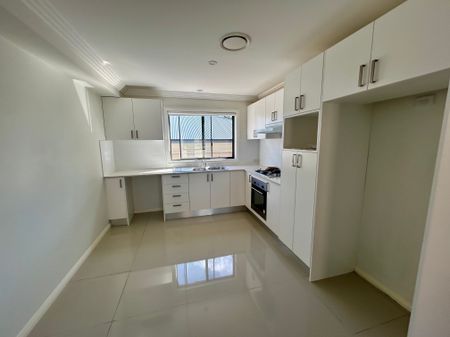 MODERN TOWNHOUSE - Photo 5