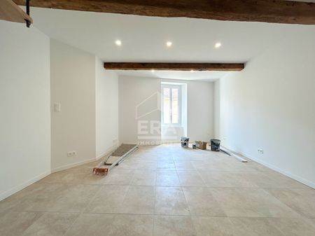 A LOUER LOURMARIN 84160 CENTRE VILLE APPARTEMENT MEUBLE TRIPLEX D'ENVIRON 70M² AVEC CAVE - Photo 4