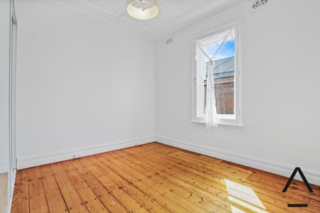 Charming Two-Bedroom Residence in the Heart of St Peters - Photo 5